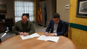 Firma AENA donación mercadillo solidario